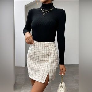 New Chic Woven Plaid Split Skirt for all Seasons. Apricot & White Size Small